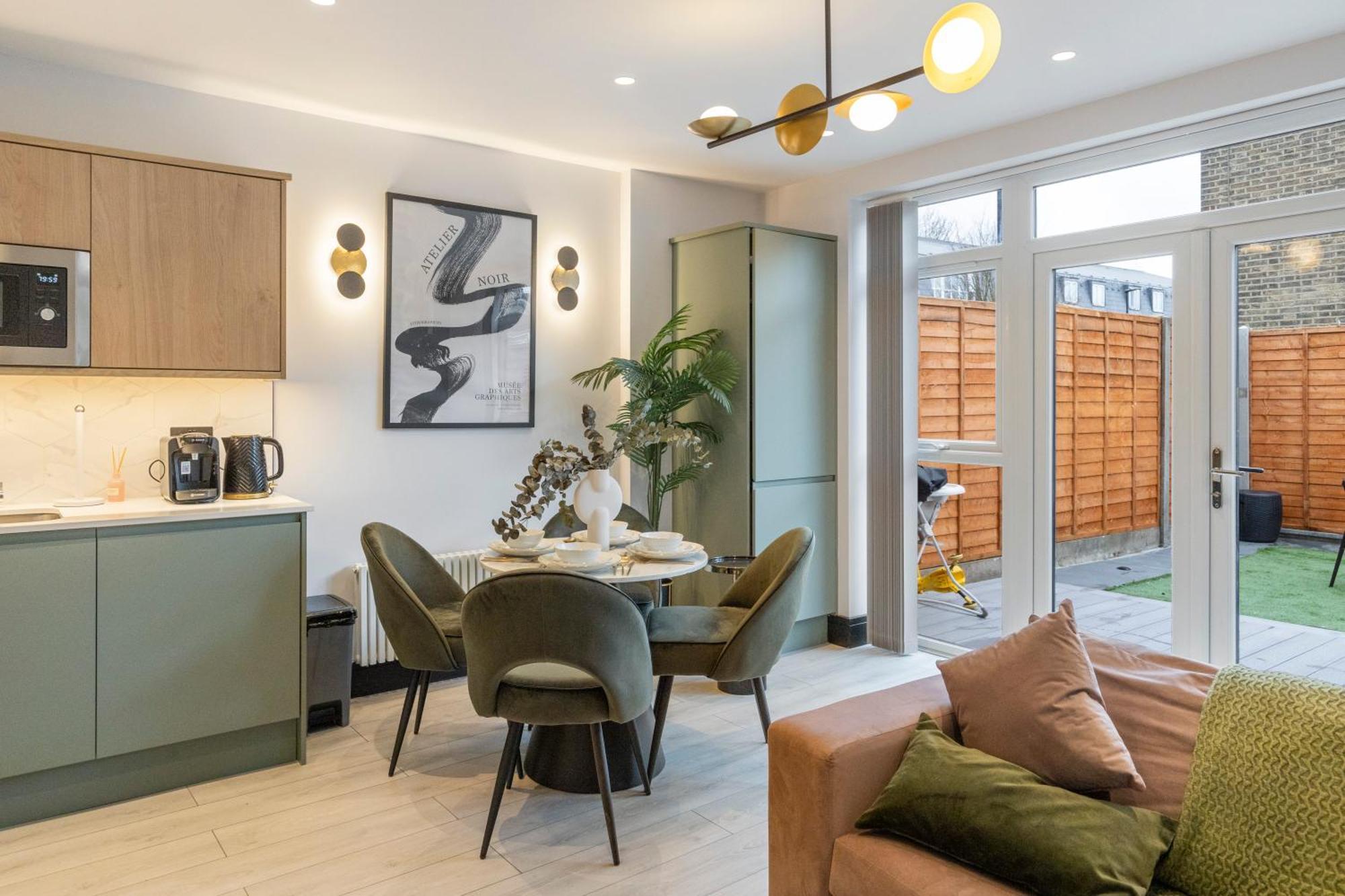 Ferienwohnung Unwind In Style 2Br With Cozy Backyard For Groups London Exterior foto