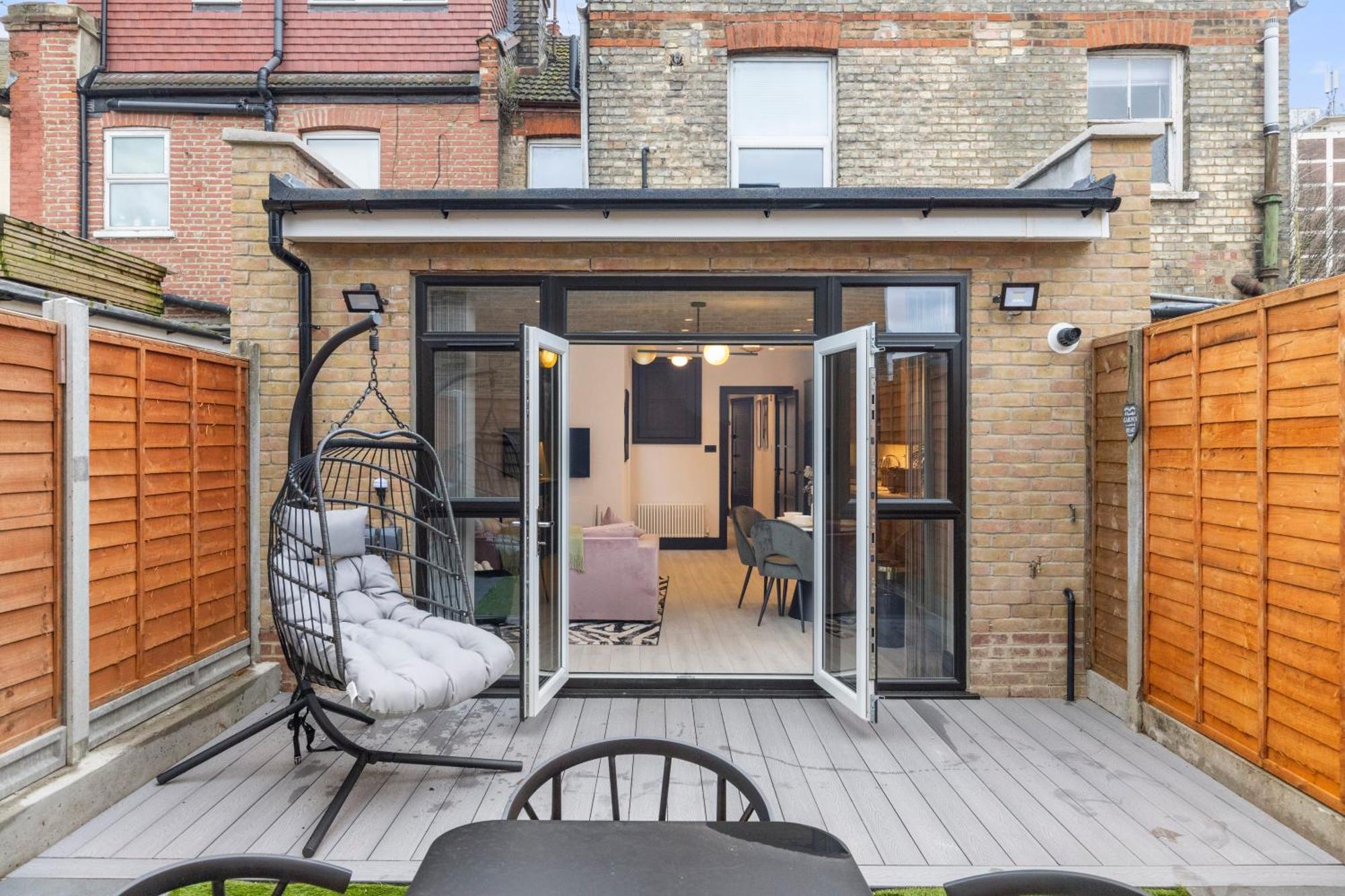 Ferienwohnung Unwind In Style 2Br With Cozy Backyard For Groups London Exterior foto