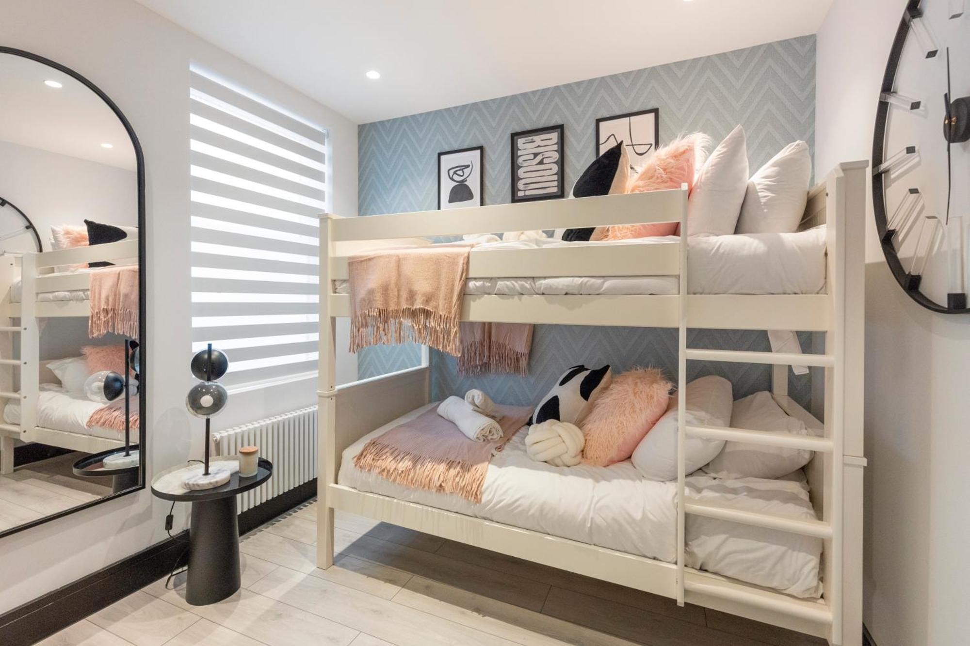Ferienwohnung Unwind In Style 2Br With Cozy Backyard For Groups London Exterior foto