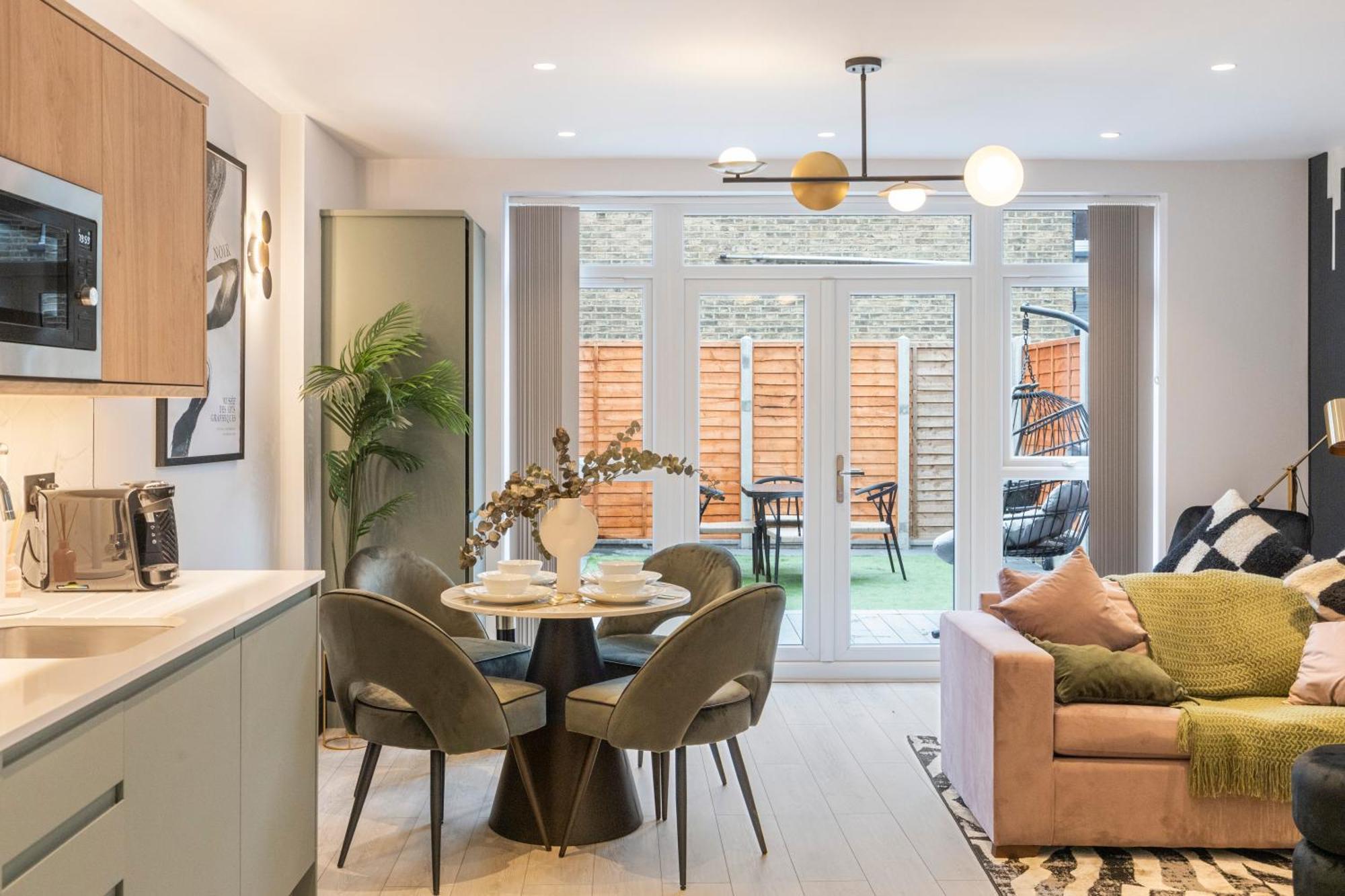 Ferienwohnung Unwind In Style 2Br With Cozy Backyard For Groups London Exterior foto